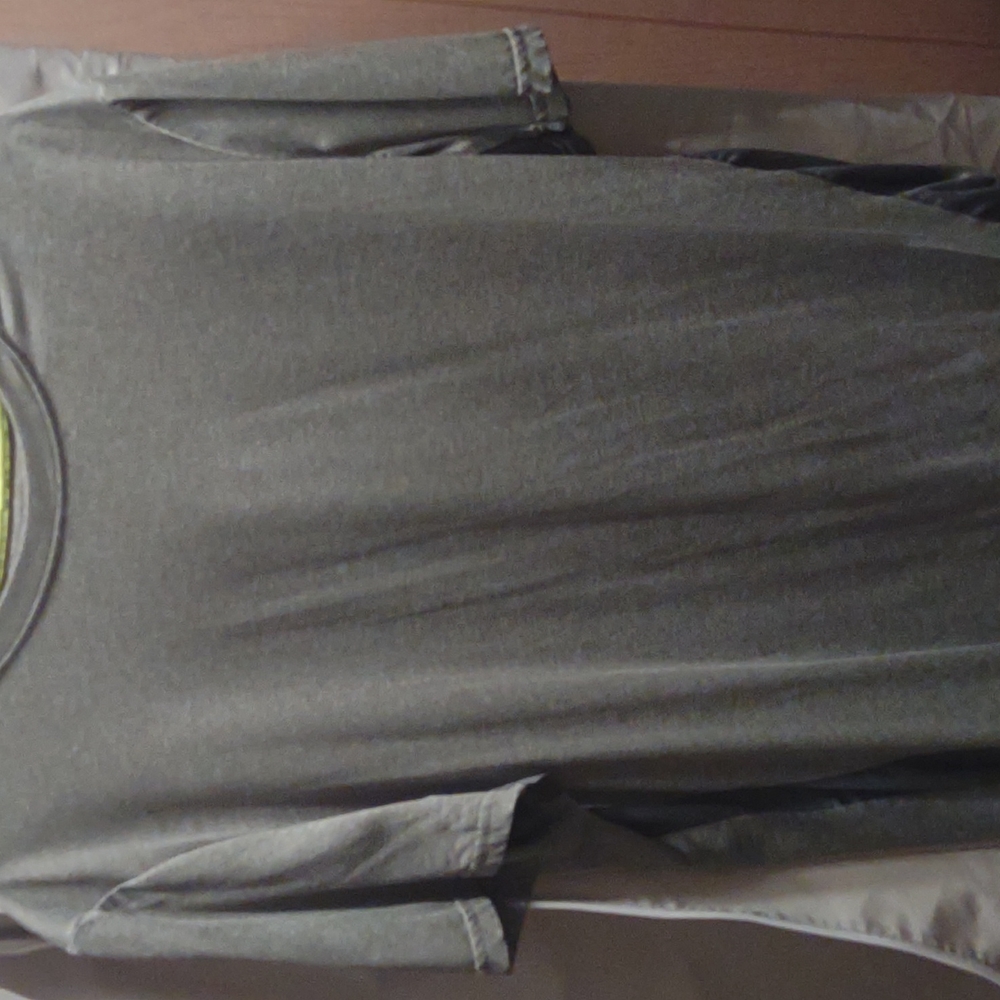 Perry Ellis large green T-shirt